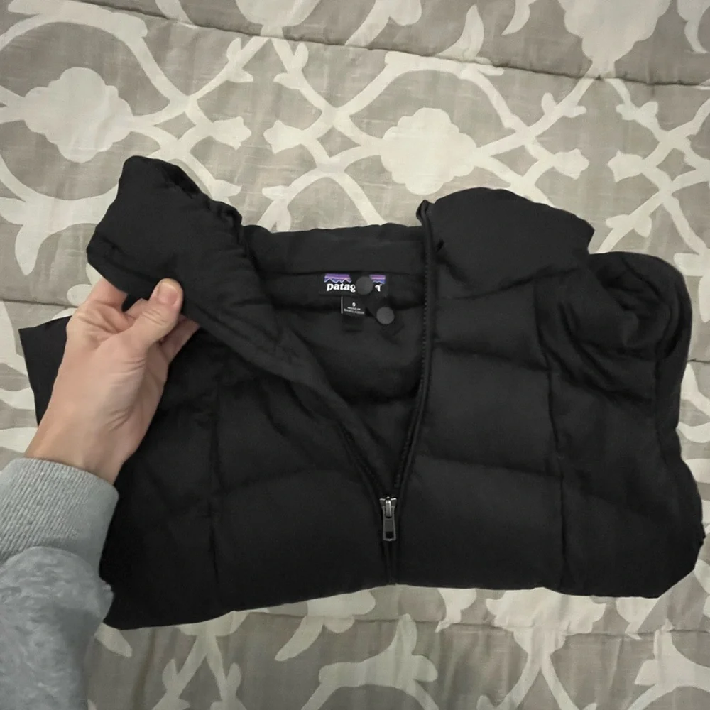Patagonia Black Hooded Puffer Jacket - Picture 3 of 4